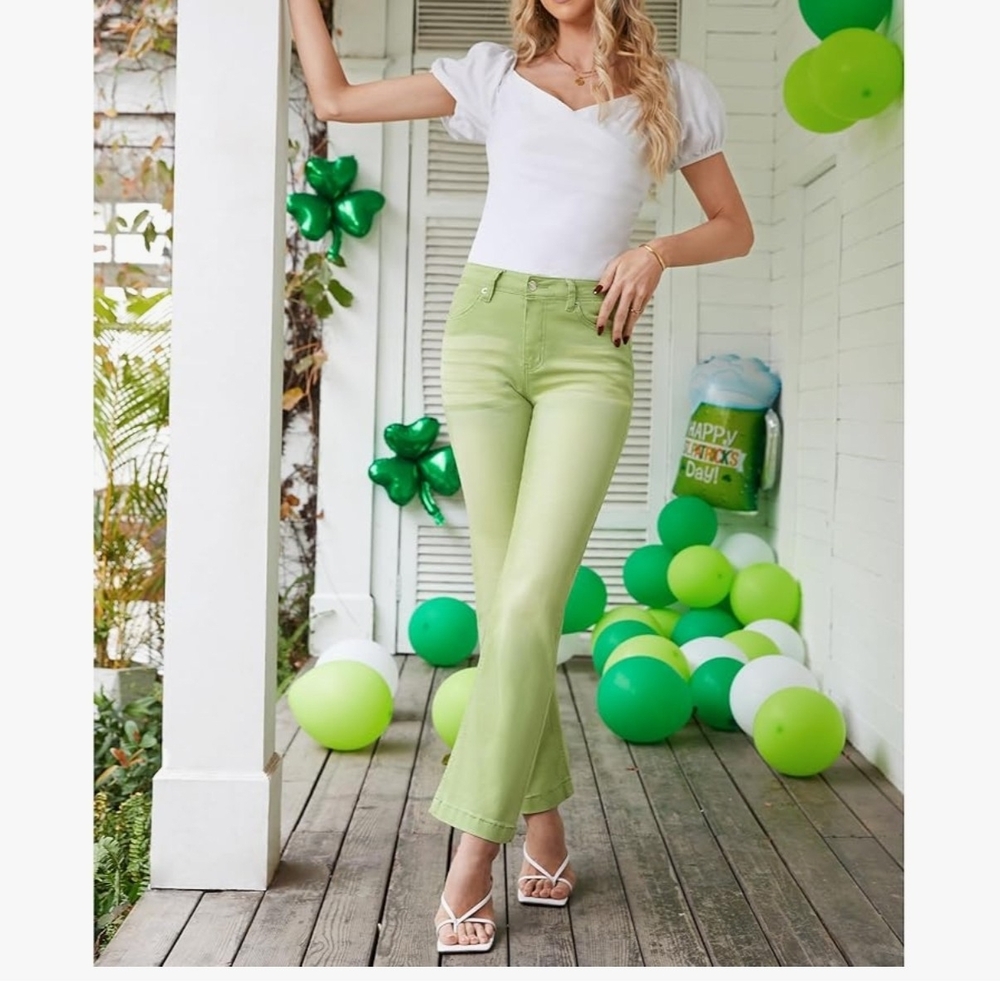 Chic soft Lime Flare Jeans for Women nwt